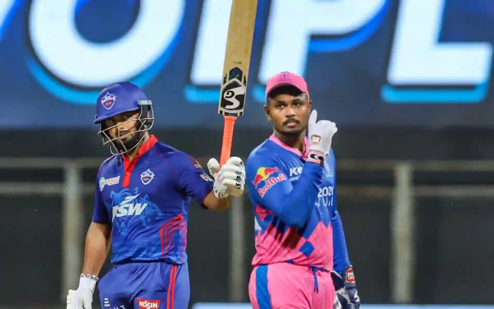 'Don’t Compete With Samson,' Ex-KKR Star's Bold Advice To Rishabh Pant For IPL 2025