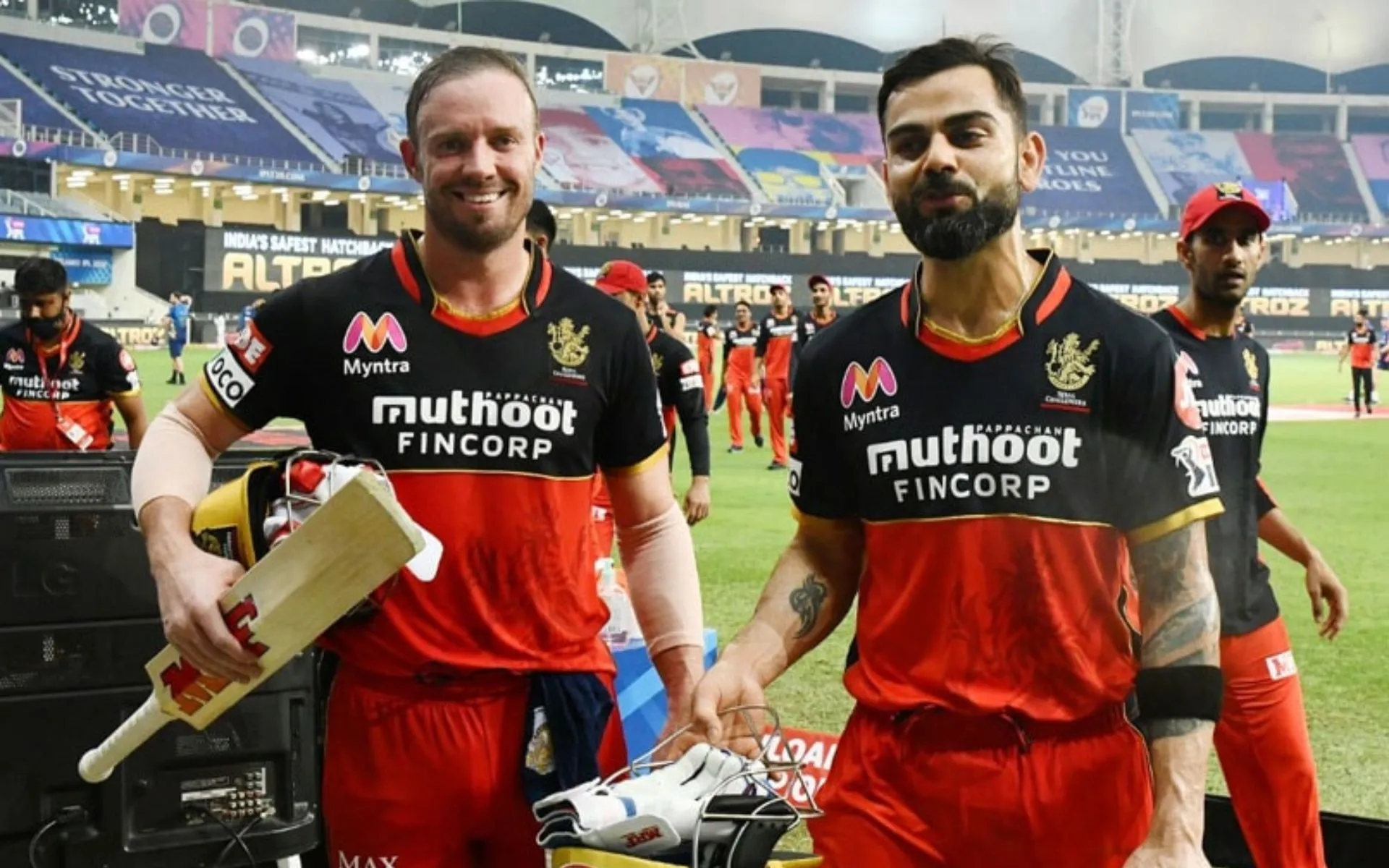 AB de Villiers & Virat Kohli [Source: @ImTanujSingh/x.com]
