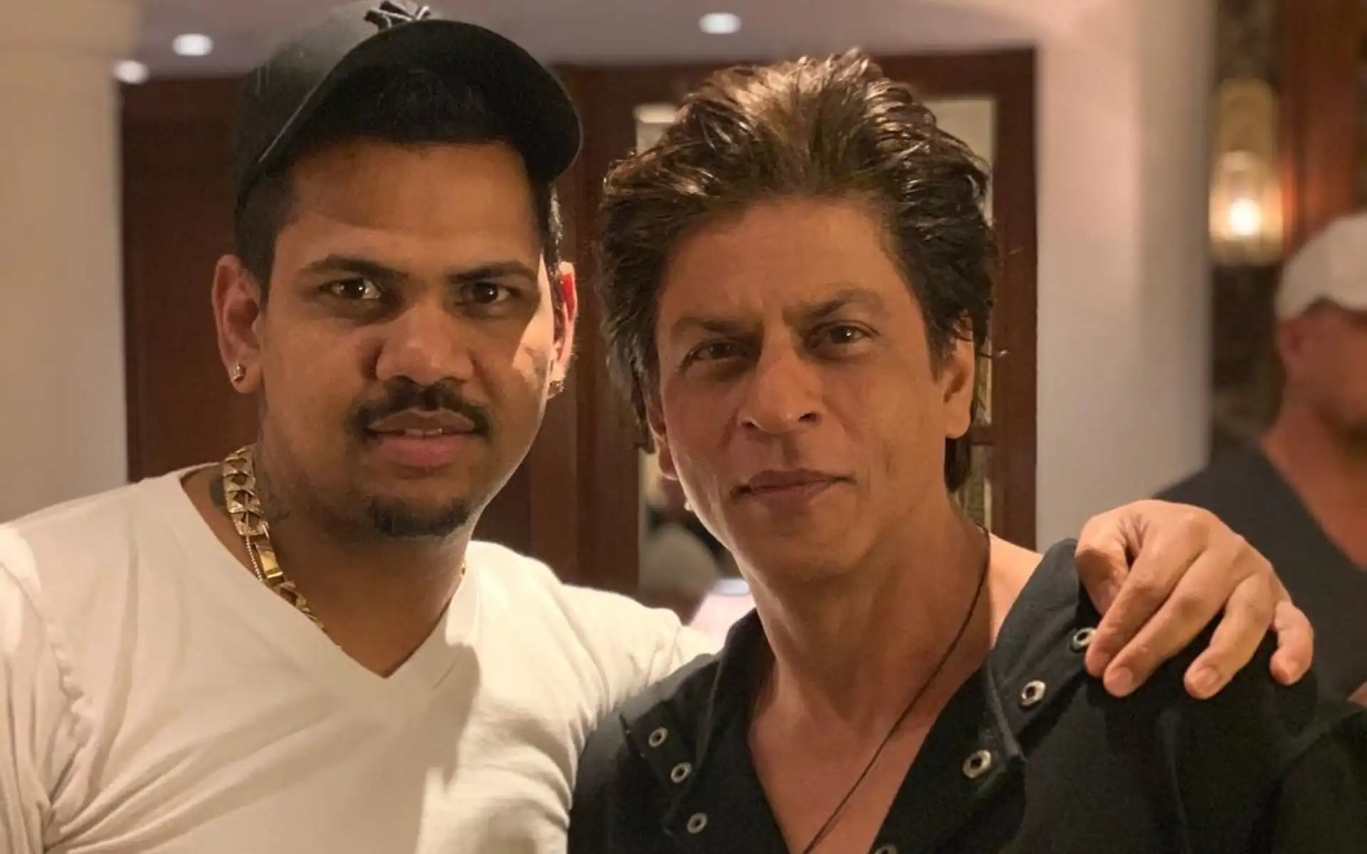 Sunil Narine and Shah Rukh Khan [Source: @SrkClubDurgapur/X.com]