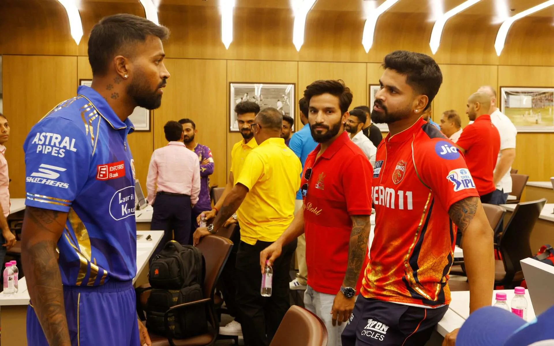 Captains Catching Up Before The Battle (Source: @IPL/x.com)
