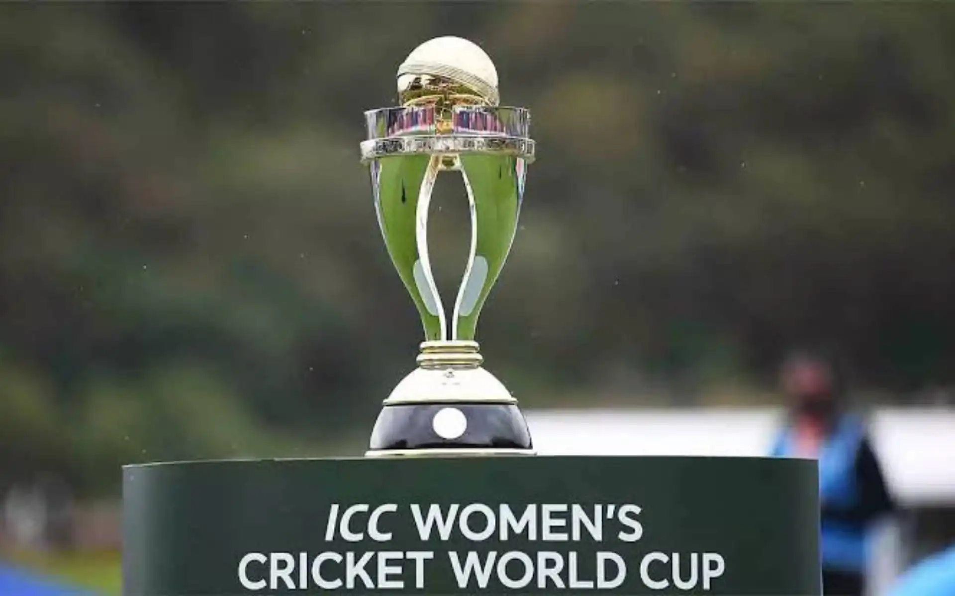 Women’s World Cup trophy [Source: @rohit_balyan/x.com]