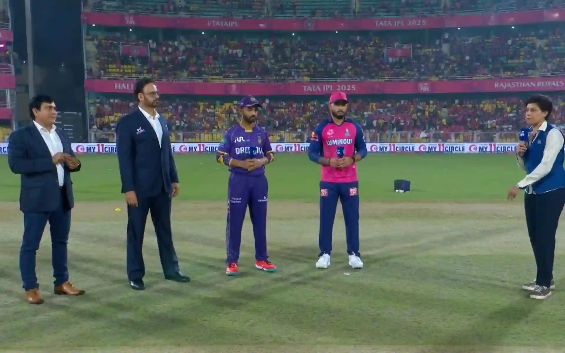 KKR wins the toss and opts to bowl first (Source:@screengrab, JioHotstar)