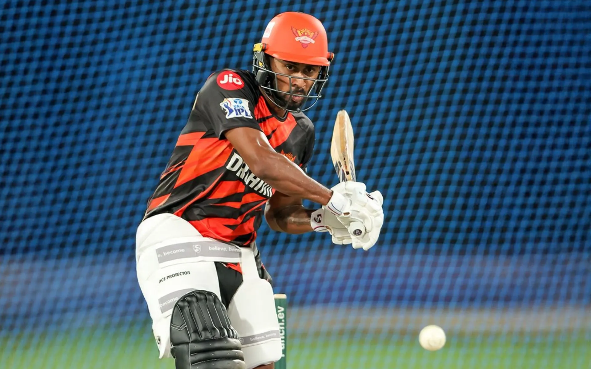 Kamindu Mendis in SRH training [Source: @SunRisers/x.com]