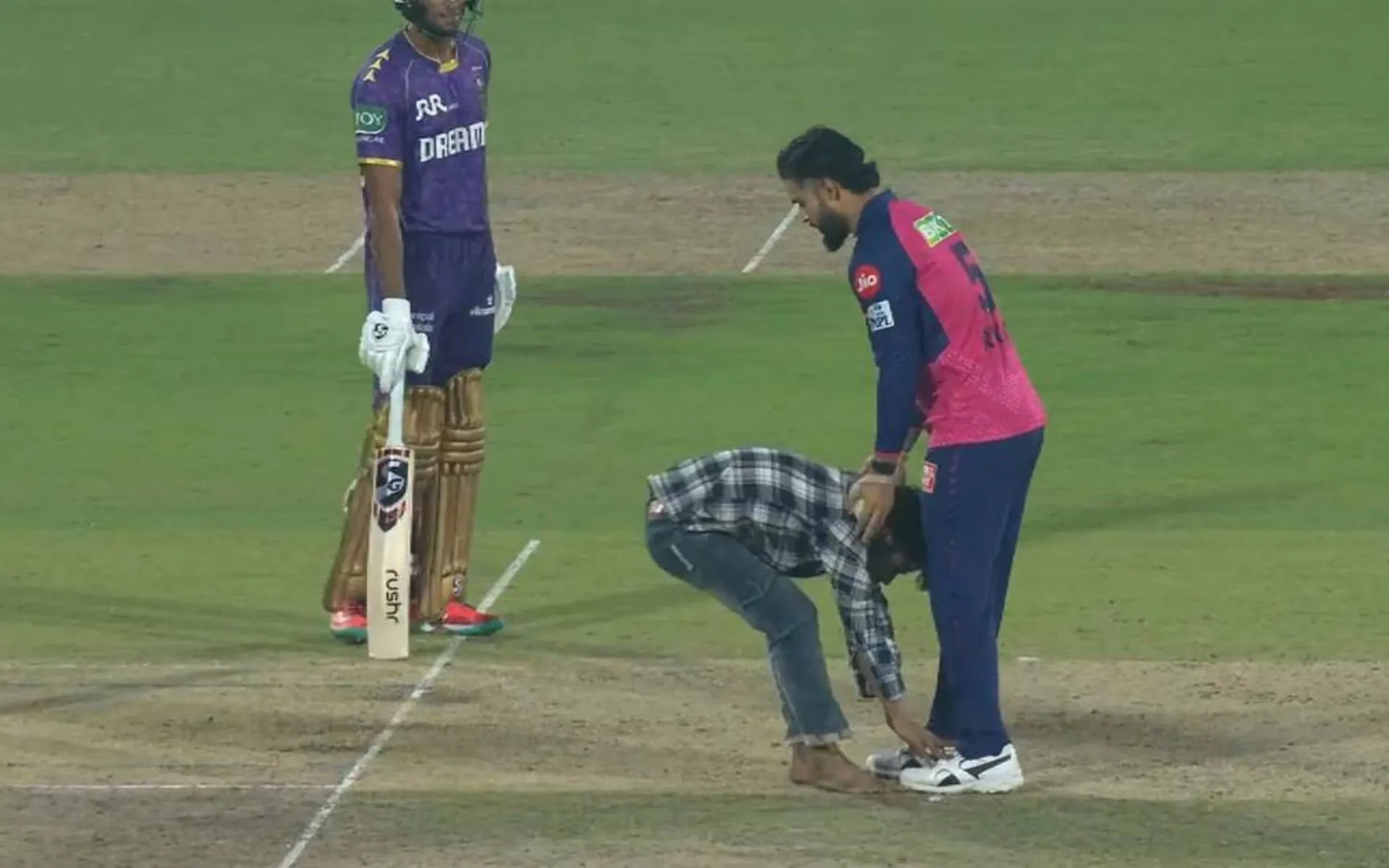 Fan Touches Riyan Parag's Feet (Source: @Im_anshsharma/x.com)