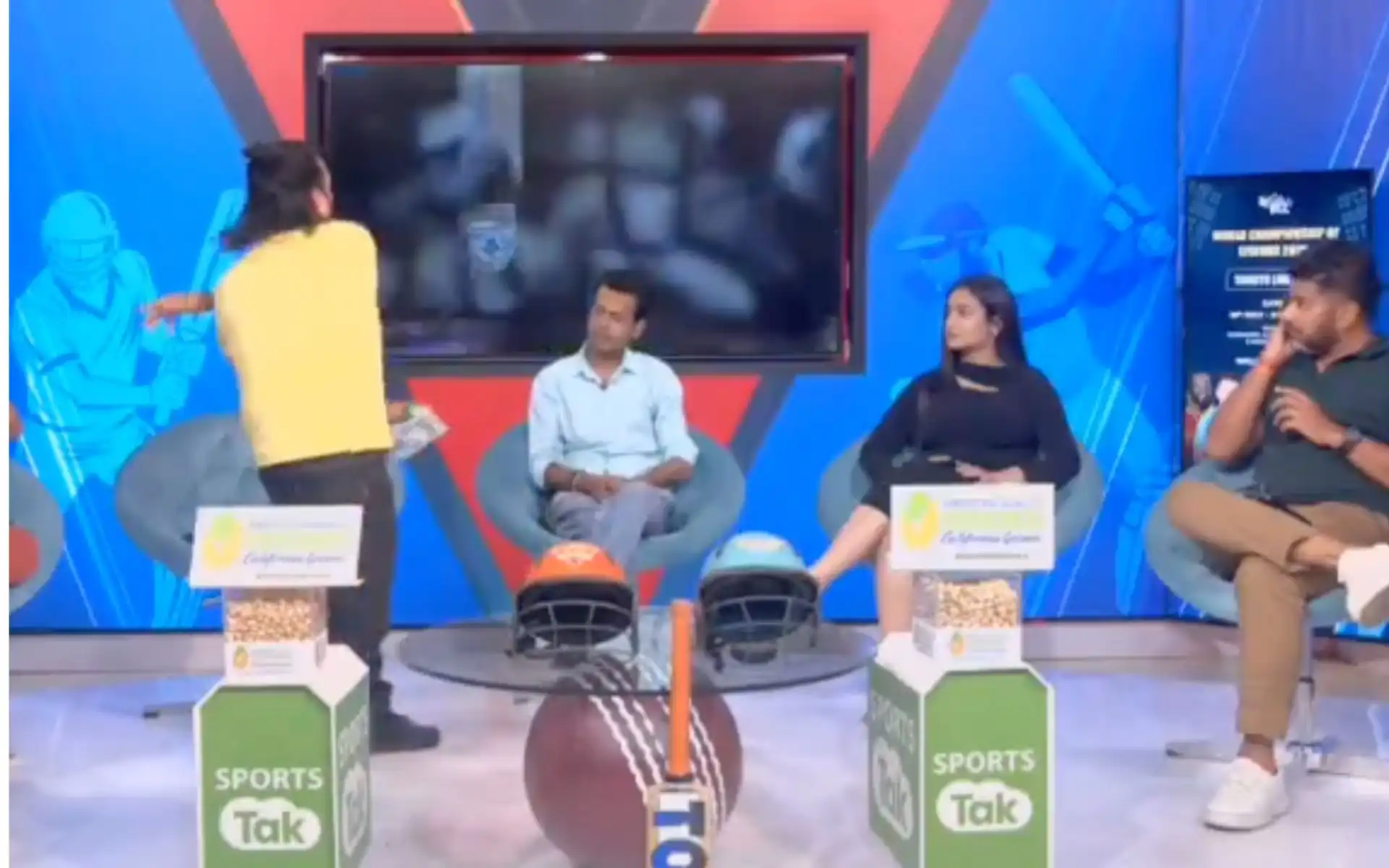 Journalist breaks TV on live show (Source: @GemsOfCricket/X.com)