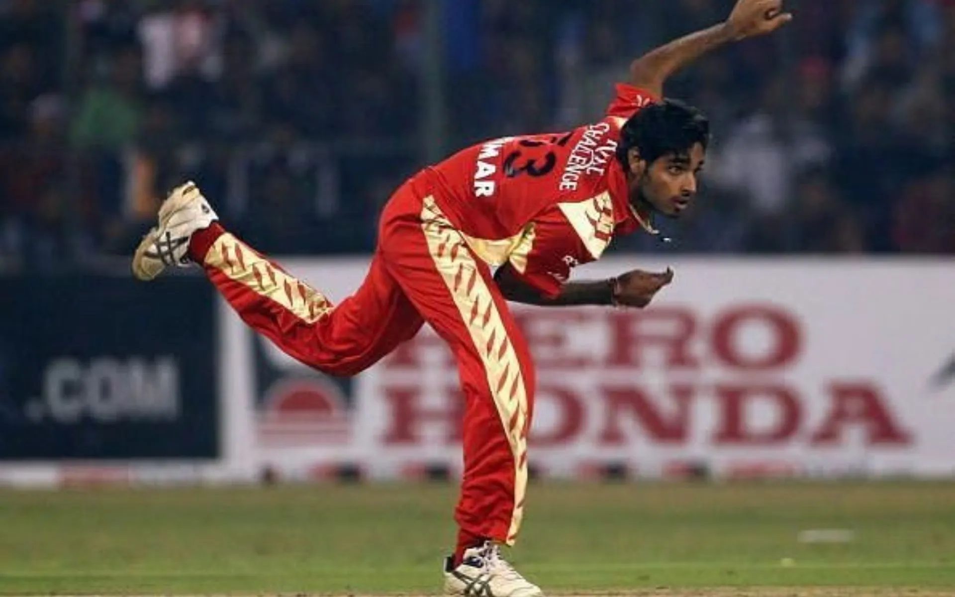 Bhuvneshwar Kumar in IPL 2009 with RCB (Source:@@GappaCricket,X.COM)