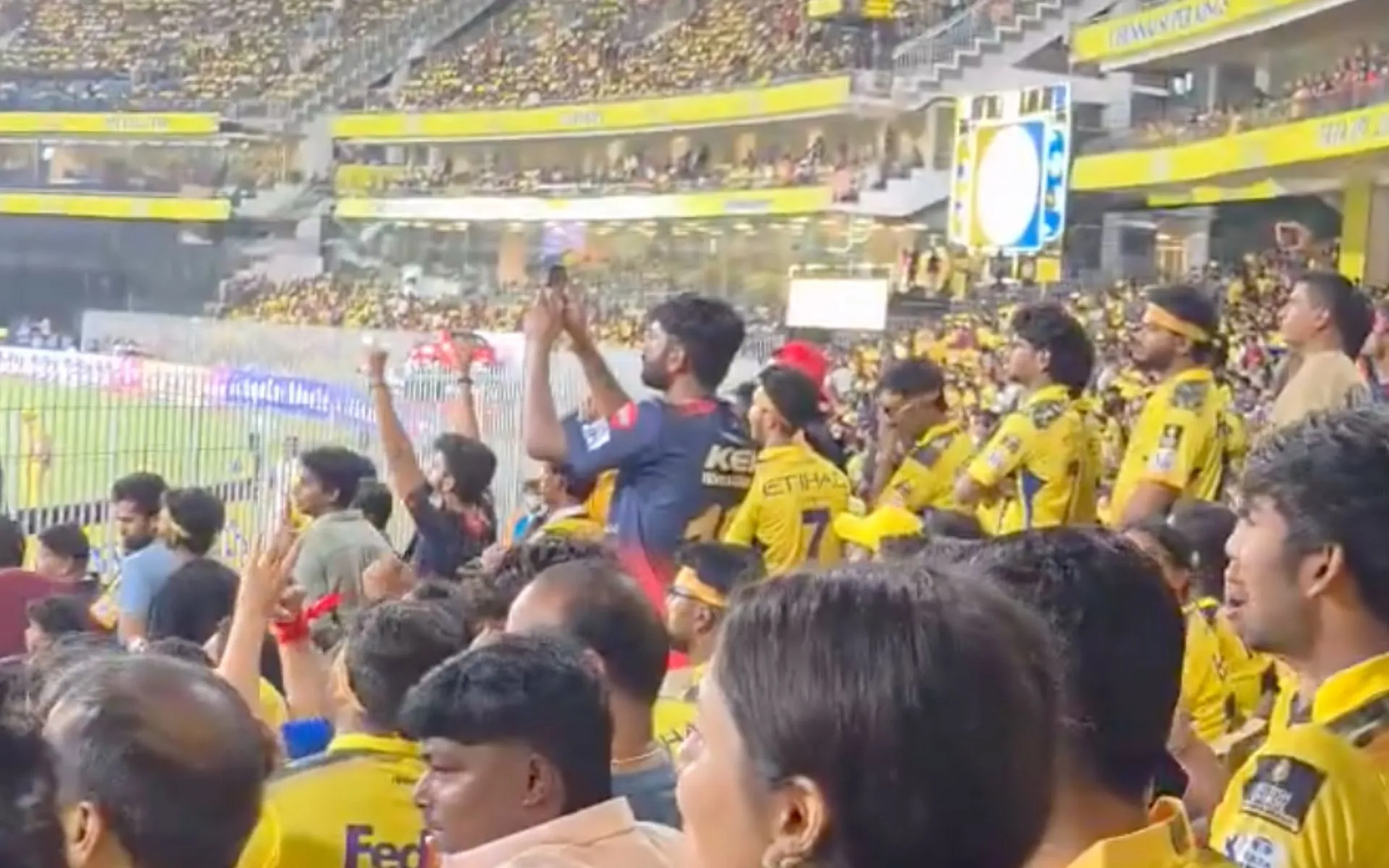 RCB Chants - (Source:@ScreenGrab)