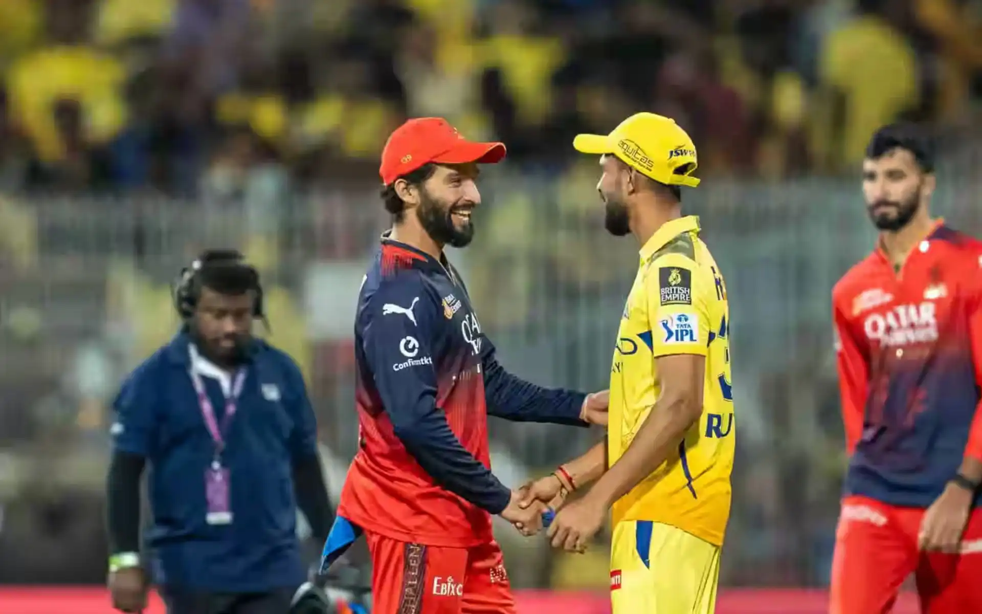 Rajat Patidar and Ruturaj Gaikwad after RCB vs CSK match [Source: iplt20.com]