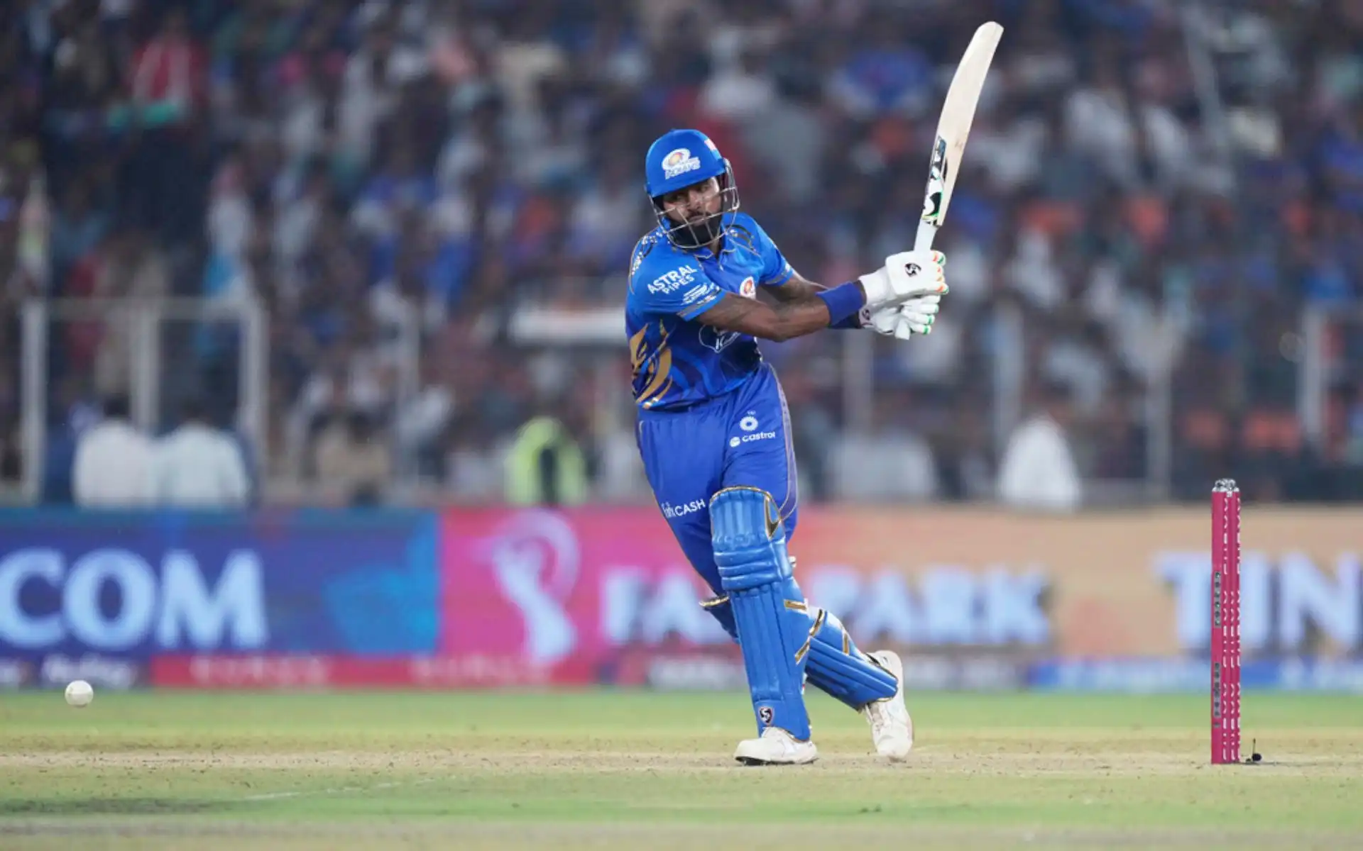 Hardik Pandya fined for MI's slow over rate [Source: AP]