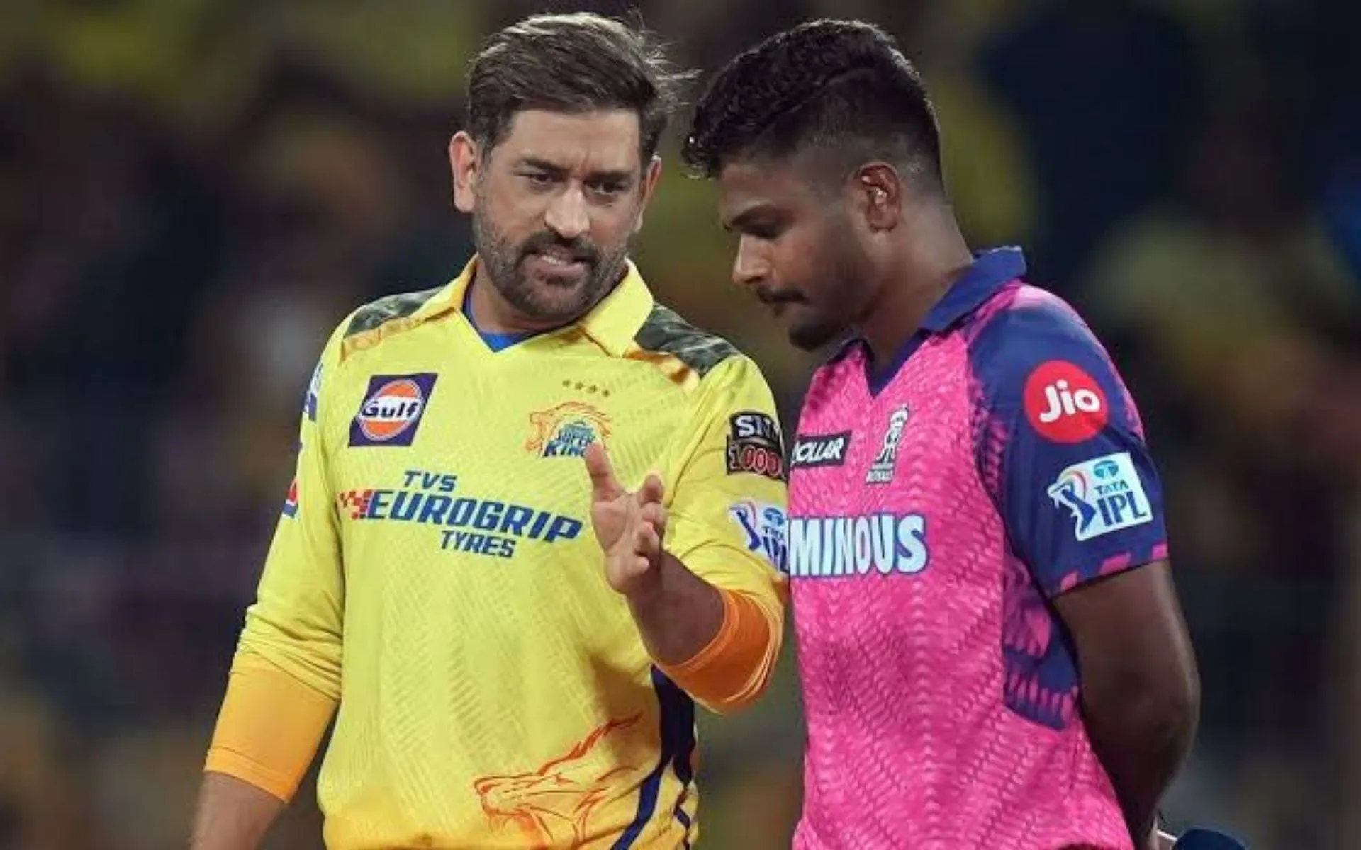 MS Dhoni with Sanju Samson (Source:@chinmayshah28/X.com)