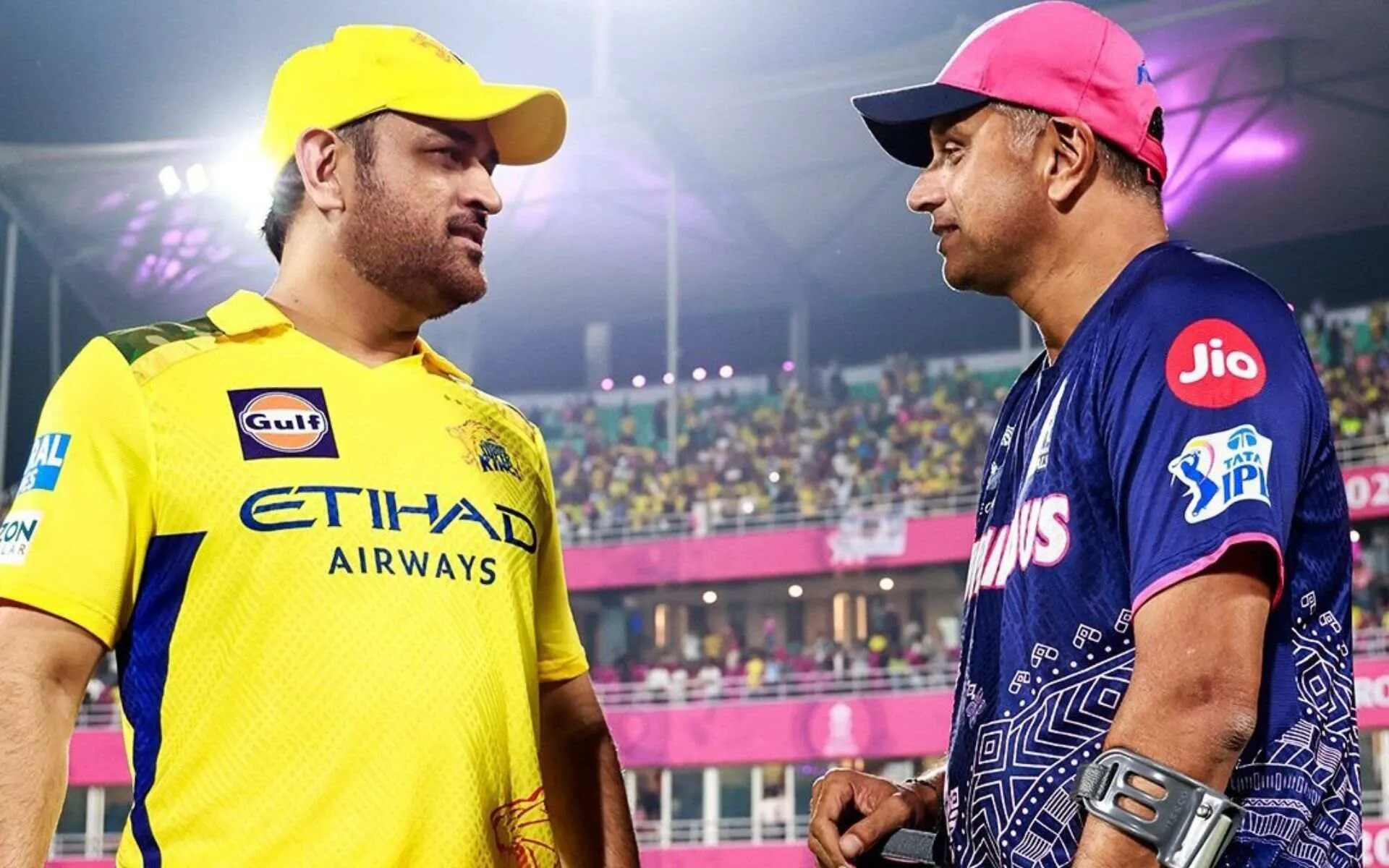 MS Dhoni And Rahul Dravid's Heartfelt Conversation (Source: @Jay_Cricket12/x.com)