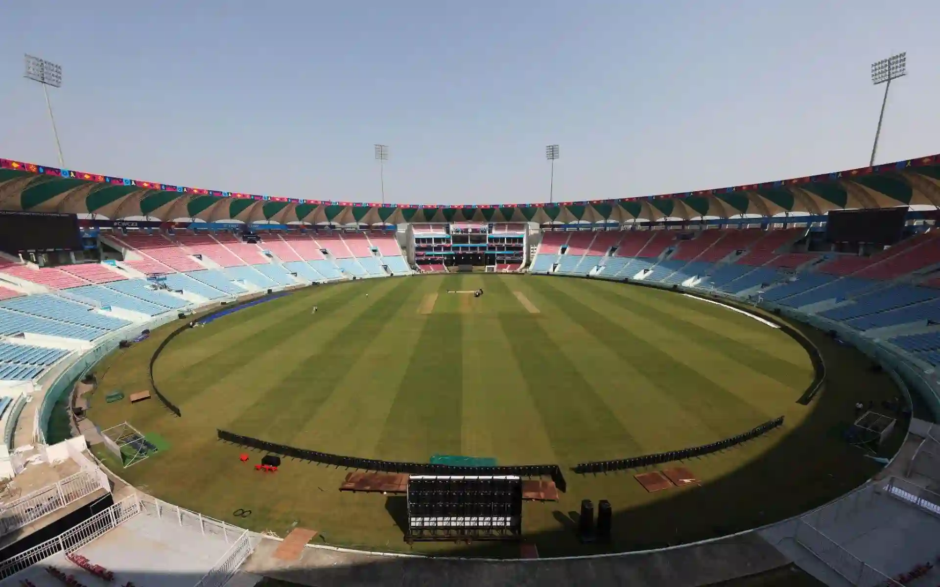 Ekana Stadium Lucknow Pitch Report And Weather Forecast For LSG vs PBKS IPL  2025 Match | OneCricket