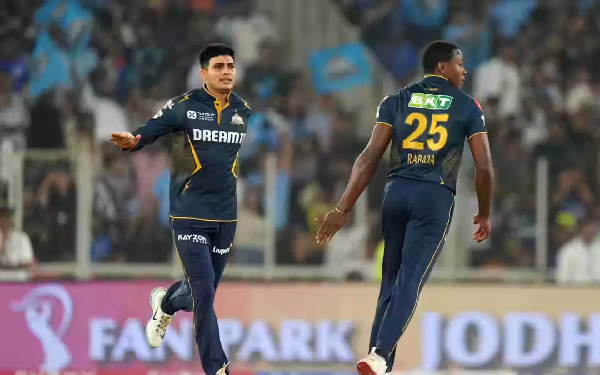 Shubman Gill and Kagiso Rabada [Source: iplt20.com]