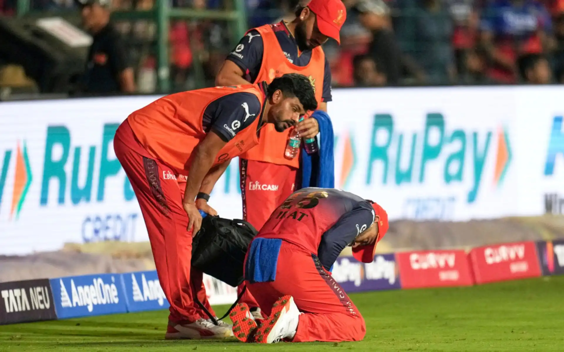 Virat Kohli was hit on his thumb in RCB vs GT clash [Source: AP]