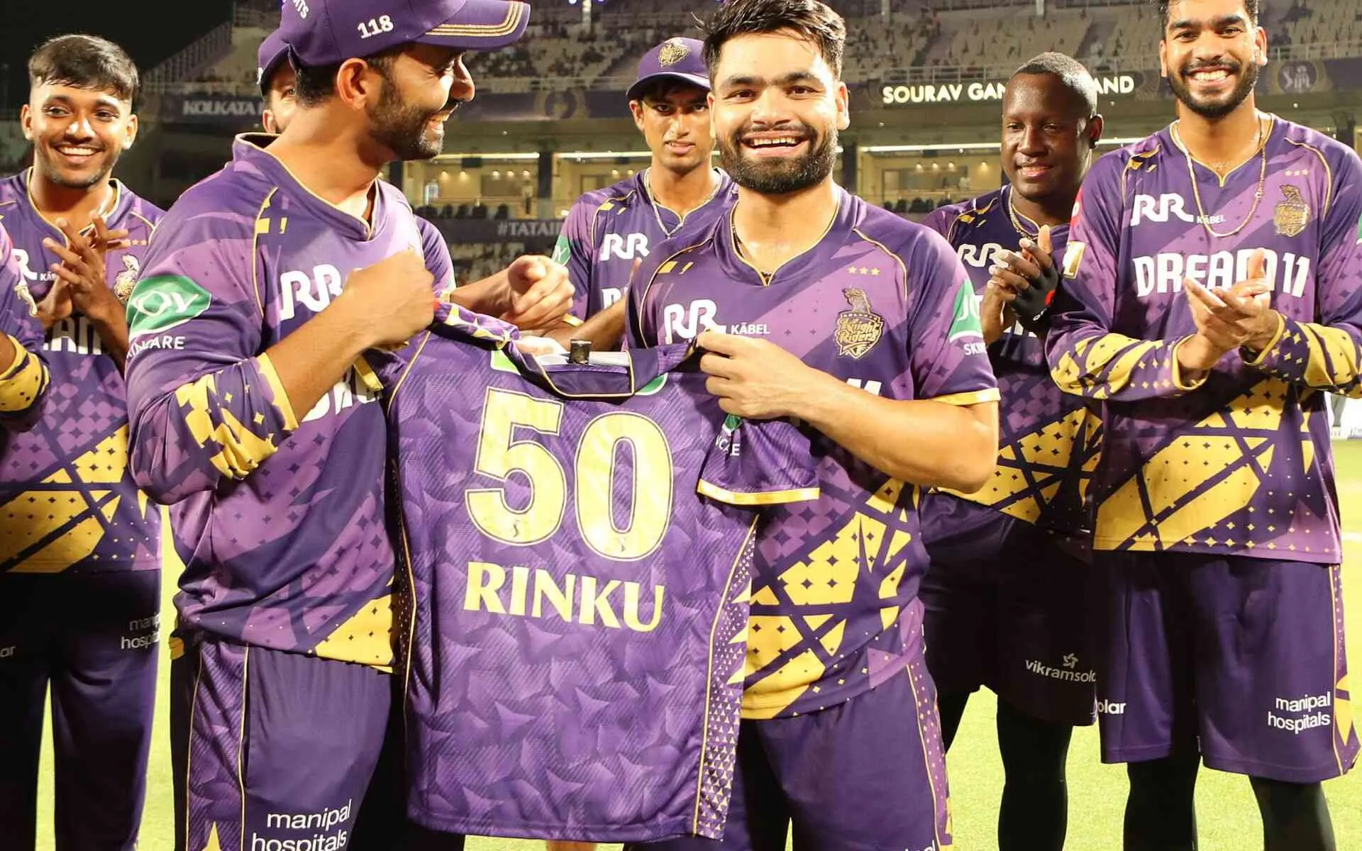 Rinku Singh getting special jersey (Source: @IPL/X.com)