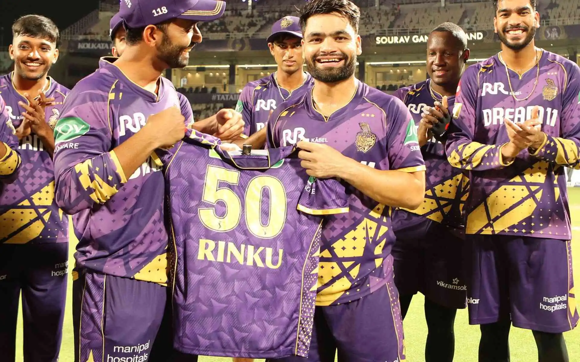 Rinku Singh getting special jersey (Source: @IPL/X.com)