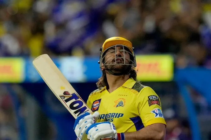 MS Dhoni in CSK [Source: @DewinCarlosZ/x.com]