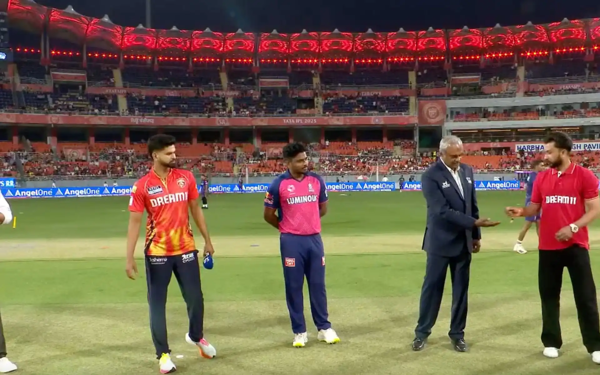 PBKS skipper Shreyas Iyer won the toss and opted to bowl first [Source: JioHotstar]