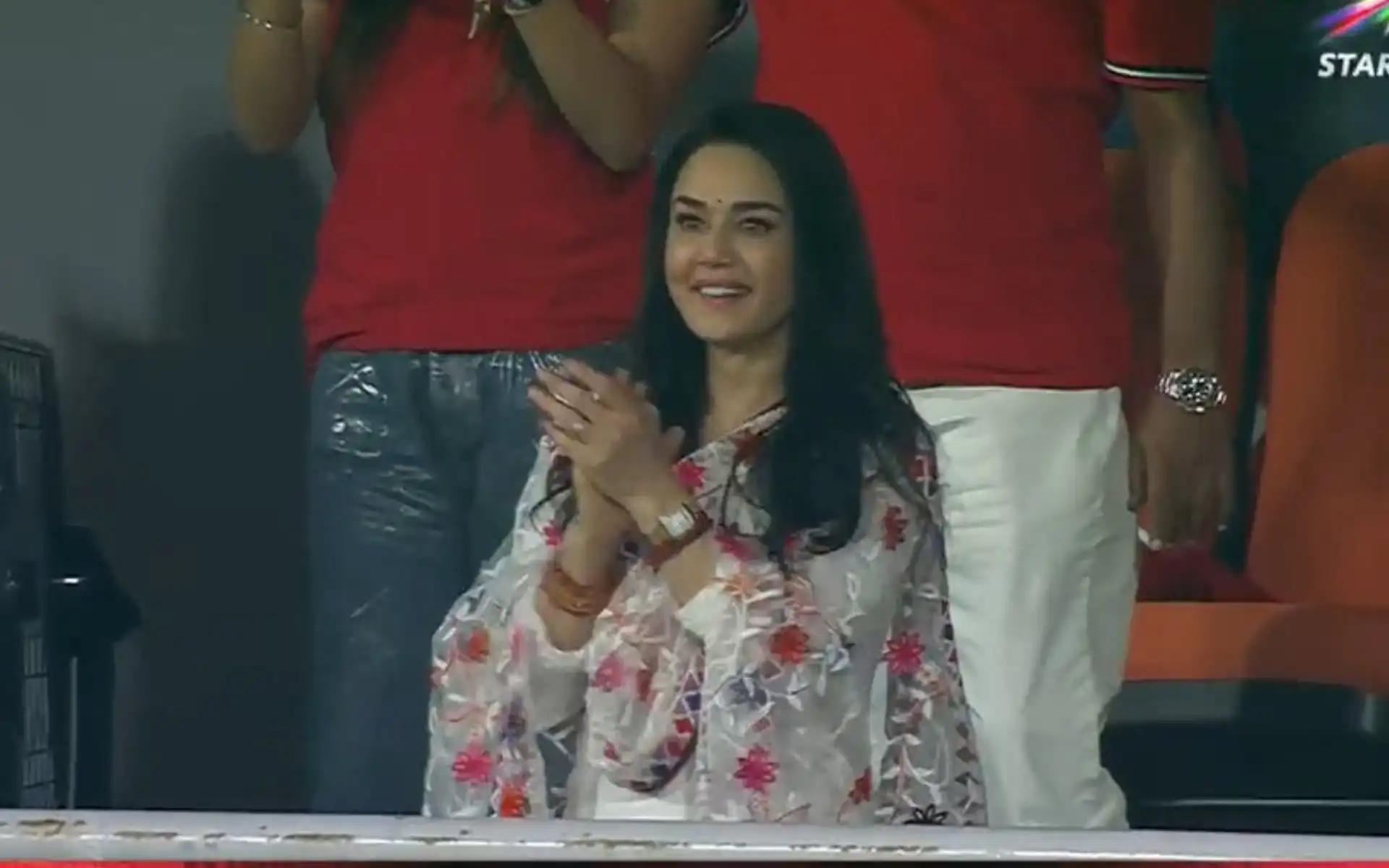 Preity Zinta cheering for PBKS [Source: @imdeepak79/x.com]