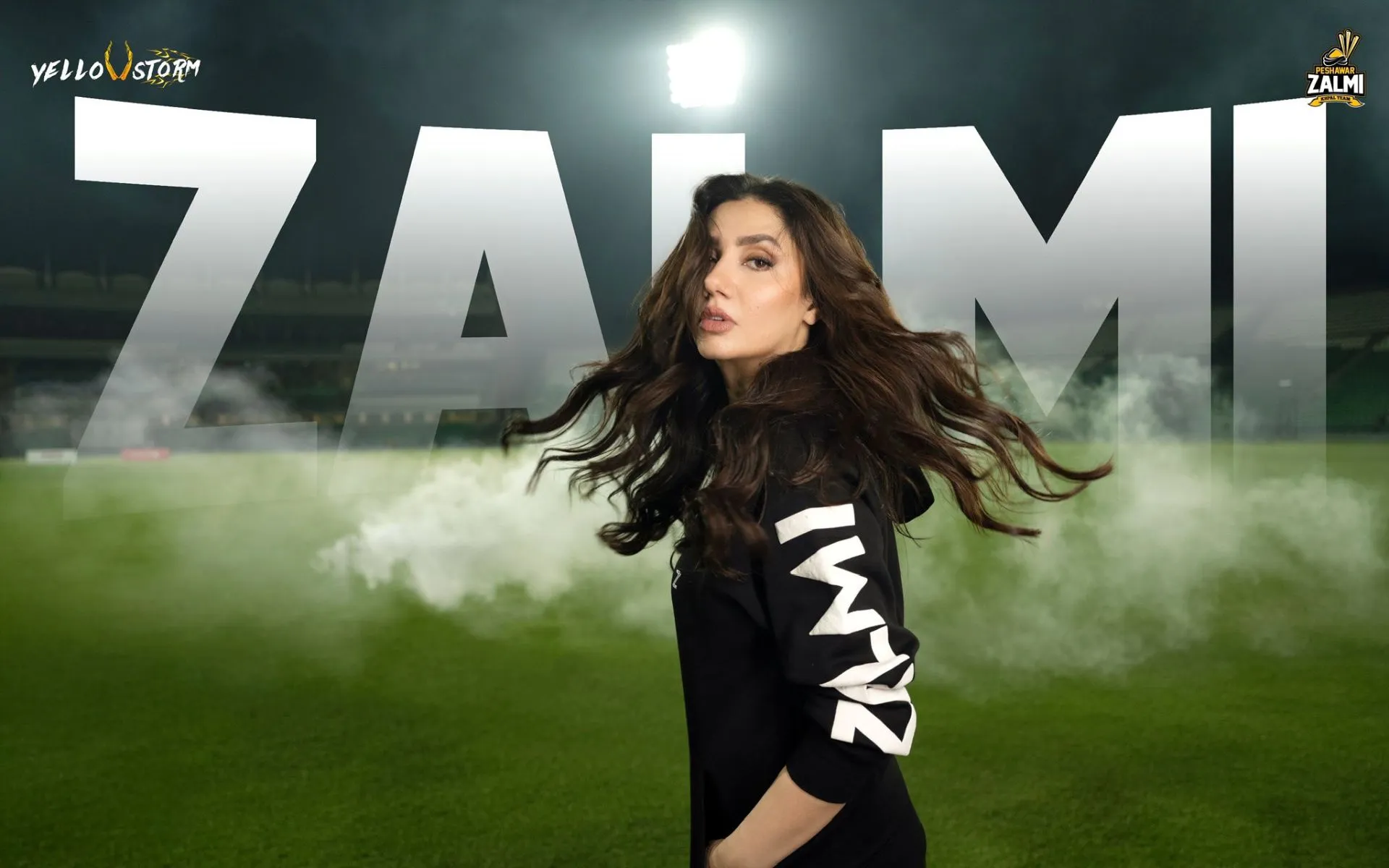 Mahira Khan [Source: @TheMahiraKhan, @PeshawarZalmi/x.com]