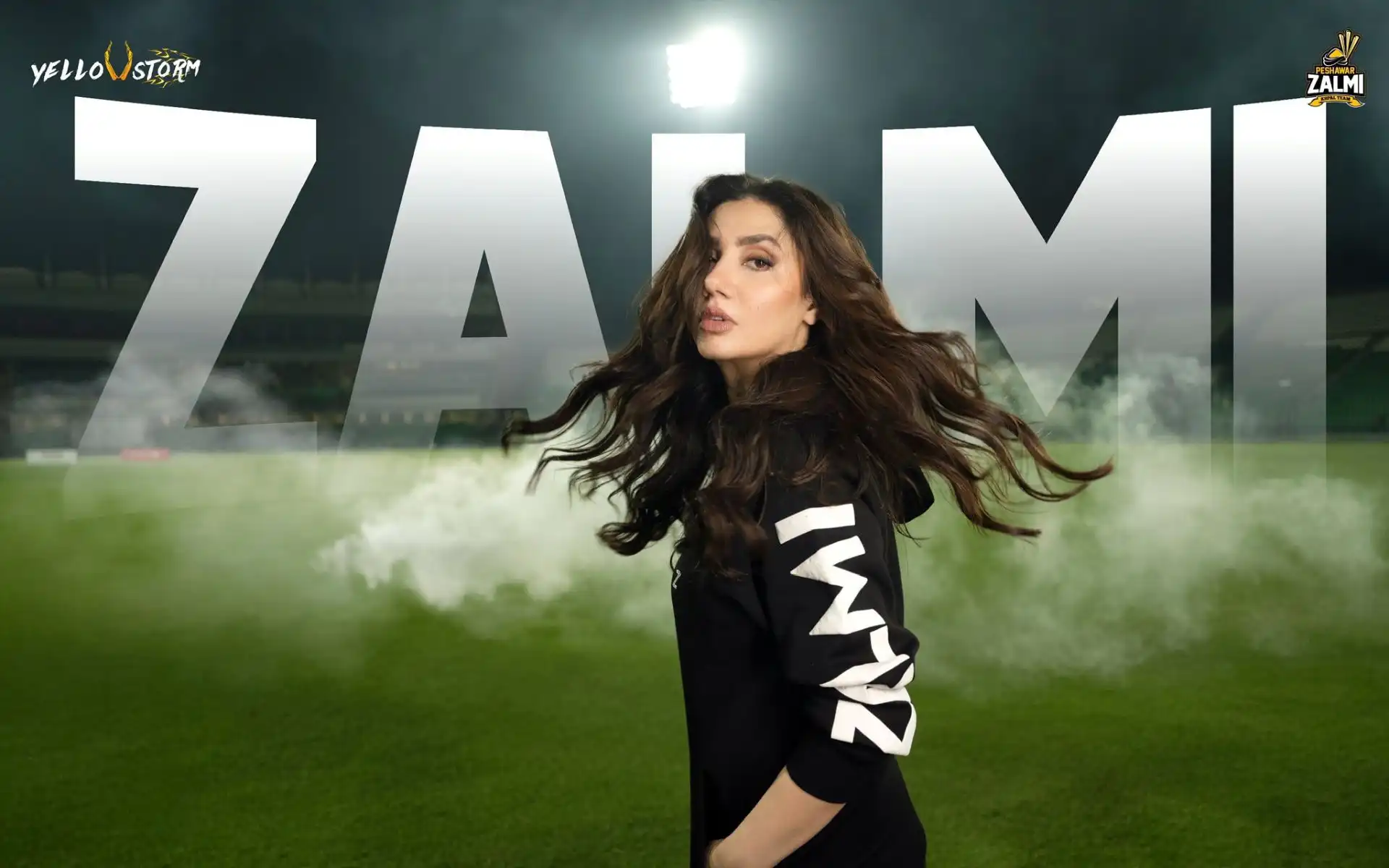 Mahira Khan [Source: @TheMahiraKhan, @PeshawarZalmi/x.com]