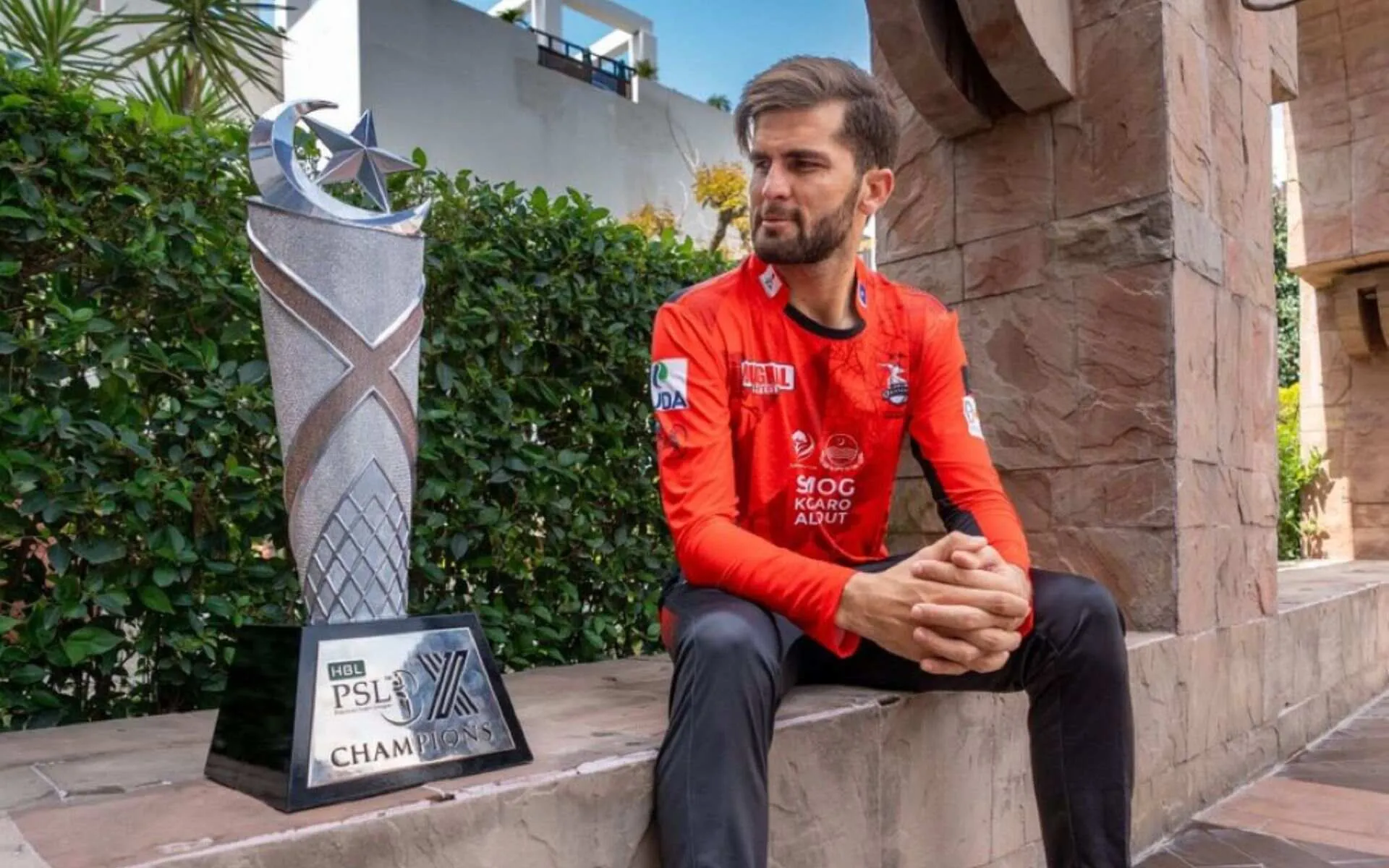 Shaheen Afridi With The PSL Trophy (Source: @HassnAbbasian_/x.com)