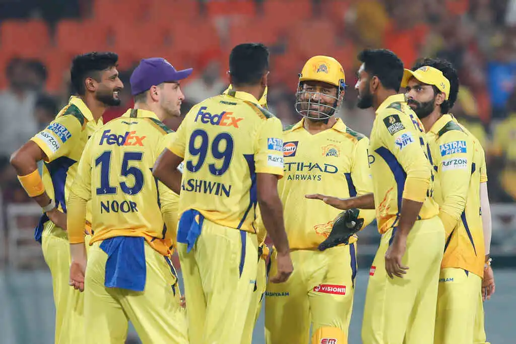 MS Dhoni with CSK teammates in IPL 2025 (Source: AP Photos)
