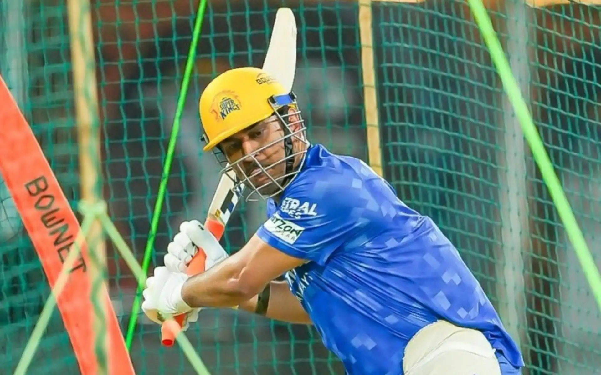 MS Dhoni currently playing IPL 2025 [Source: @OmYadav87415088/X.com]