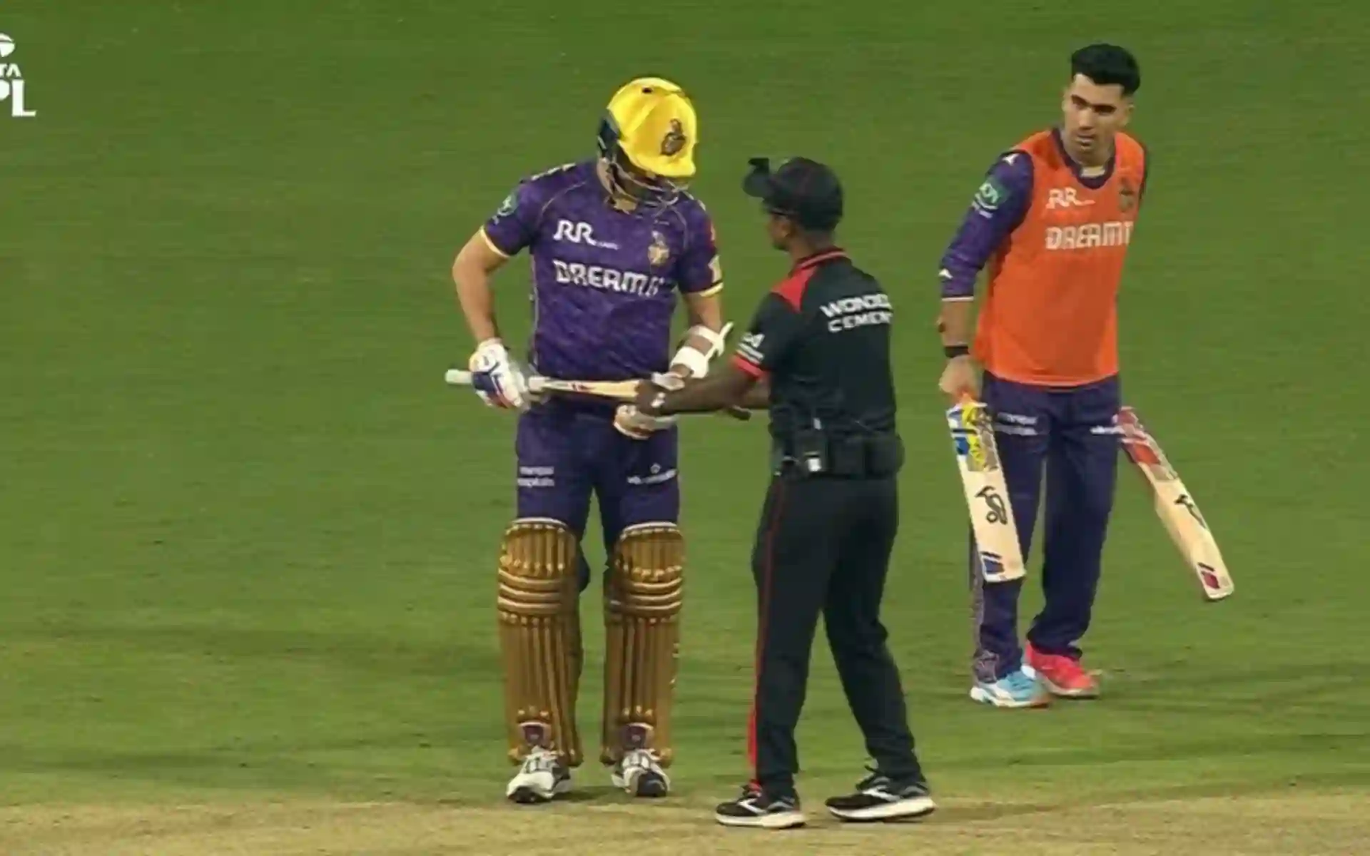 Controversy In PBKS vs KKR! Anrich Nortje Asked To Change Bat After IPL Rule Violation
