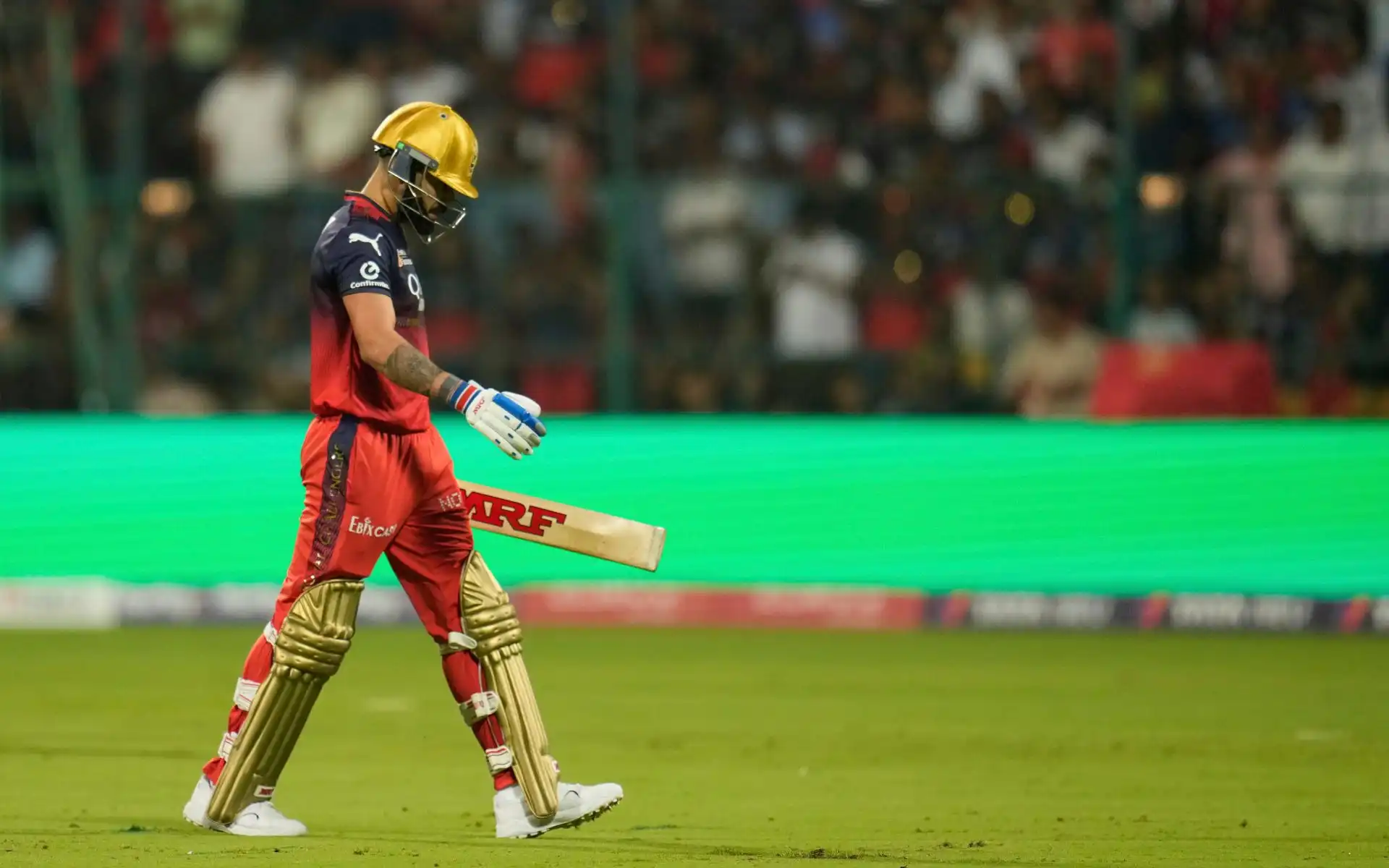 Virat Kohli returning to pavilion (Source: AP Photos)