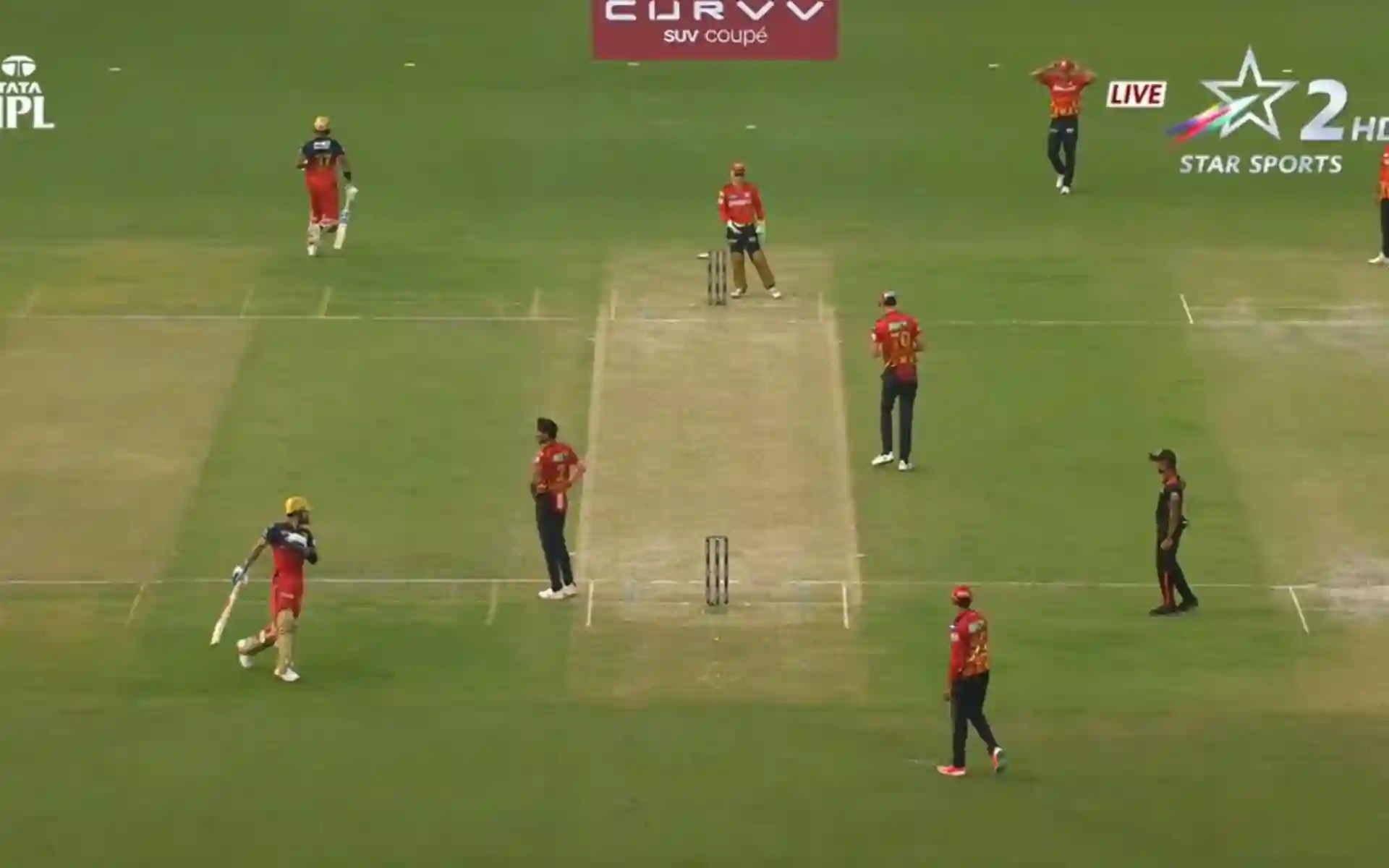 Virat Kohli running - (Source : @ScreenGrab)