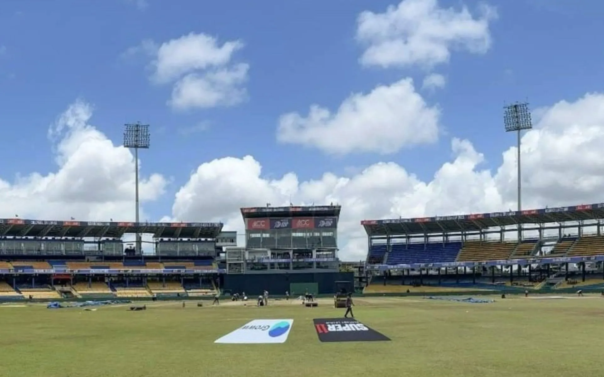 R Premadasa Stadium Pitch [Source: @mufaddal_vohra/X.com]
