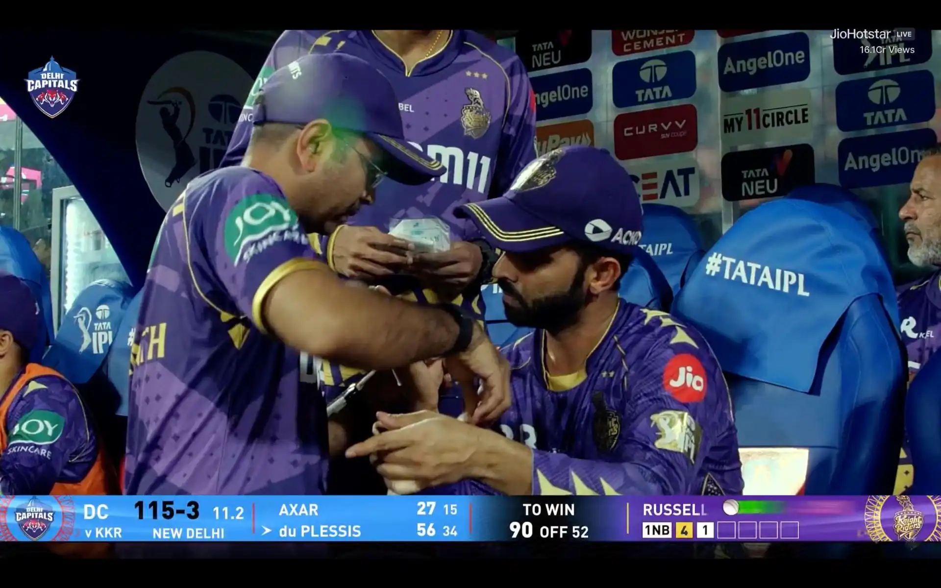 Ajinkya Rahane Walks Off The Field Due To Injury vs DC; Sunil Narine Leads KKR In His Absence