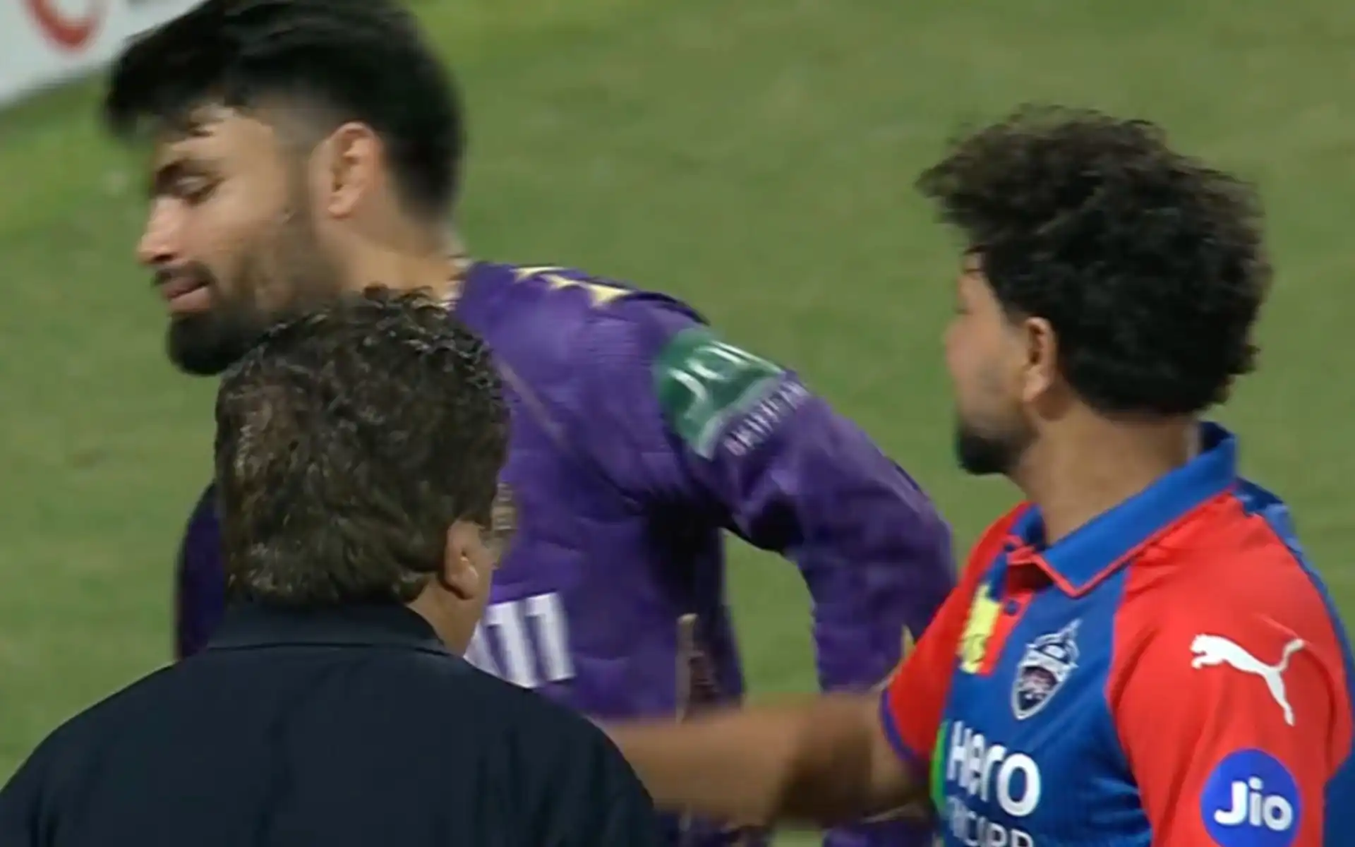 Kuldeep slaps Rinku Singh [Source: @OneCricketApp/X]
