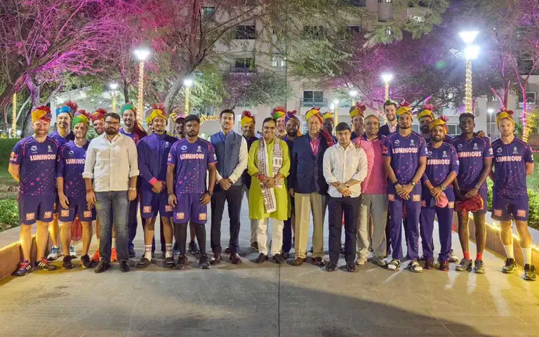 Rajasthan Royals owners with the team (@rajasthanroyals)