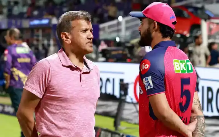 RR Owner Manoj Badale with Captain (iplt20)