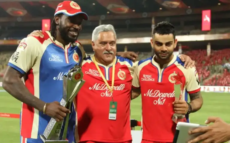 Former owner of RCB Vijay Mallya with Virat Kohli & Chris Gayle (@linktoshyju/X.com)