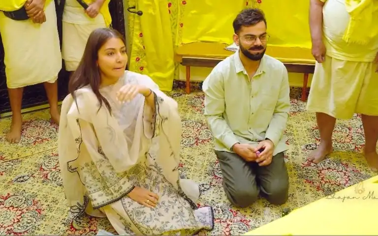 Virat Kohli & Anushka Sharma in Vrindavan [Source: @katyxkohli17/x.com]