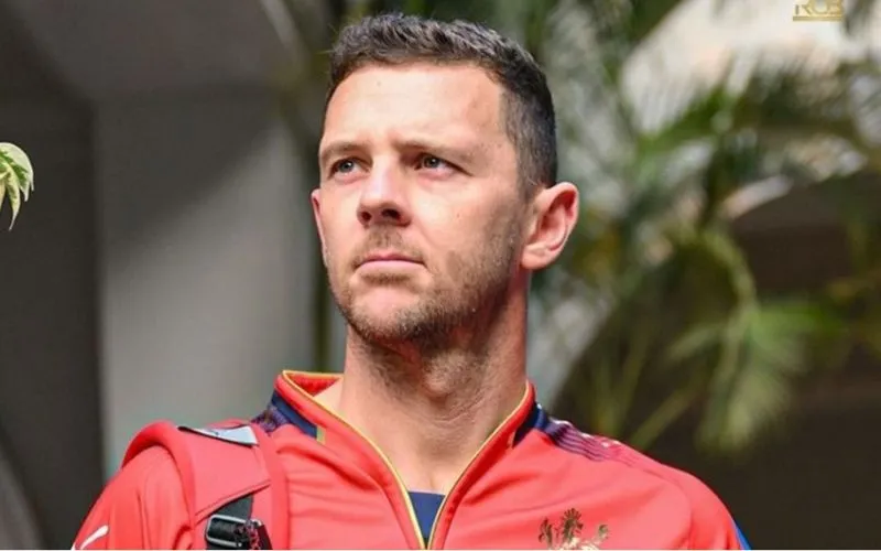 Josh Hazlewood injured ahead of IPL playoffs [Source: @d3ddxo/X.com]