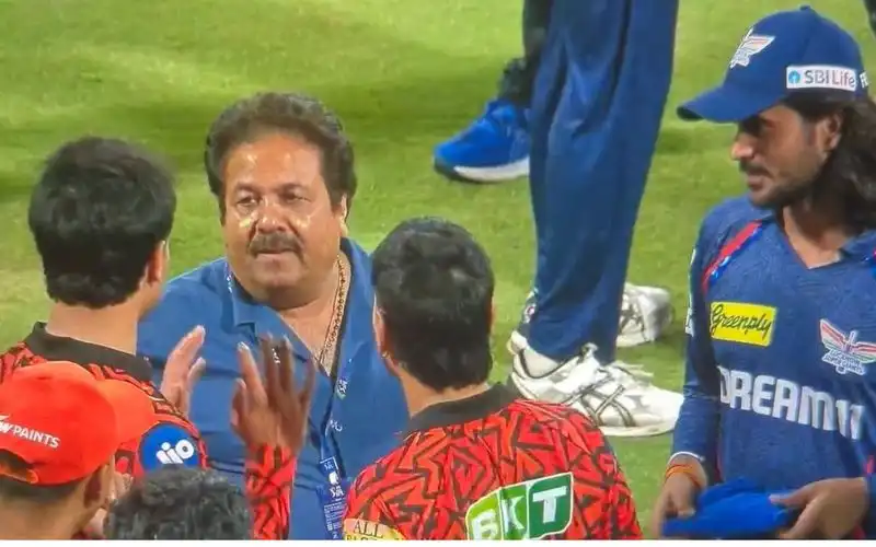 Rajeev Shukla talking to Abhishek Sharma and Digvesh Rathi (Source:@rishabh18v/X.com)
