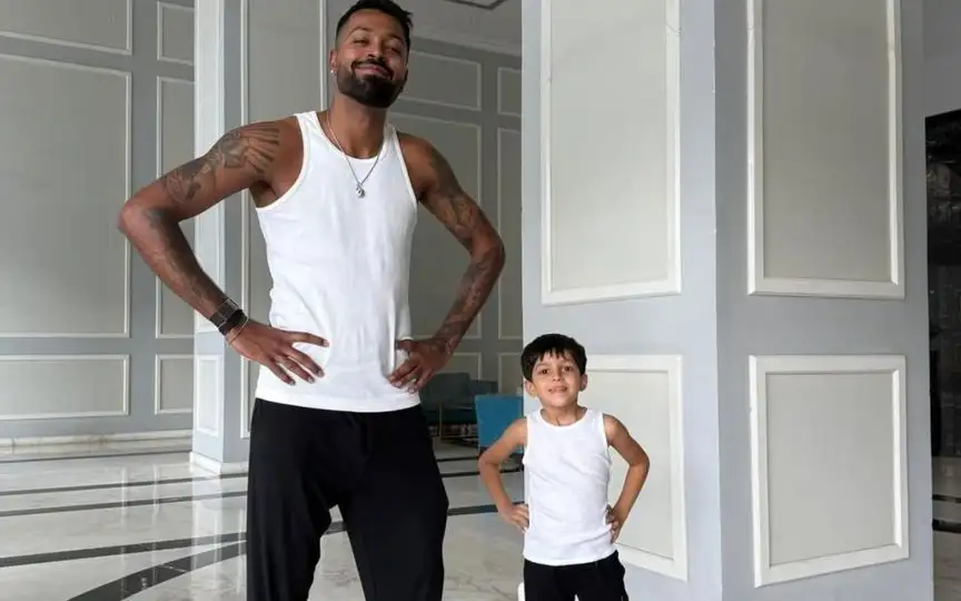 Hardik Pandya With His Son (Source: @CricCrazyJohns/x.com)
