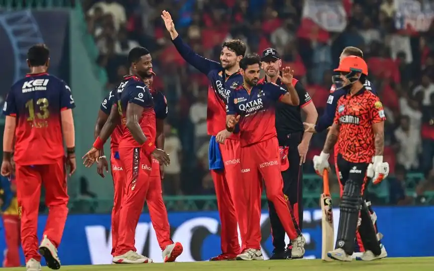SRH से बड़ी हार के बाद RCB IPL अंक तालिका में टॉप-2 में कैसे बना सकता है जगह?