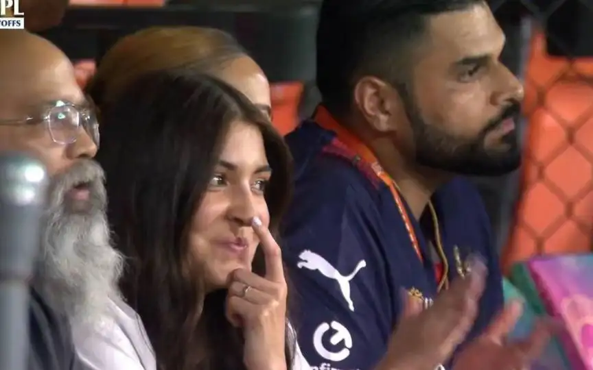 Anushka Sharma enjoying RCB's performance in Qualifier 1 of IPL 2025 [Source: @Introvert917/x.com]