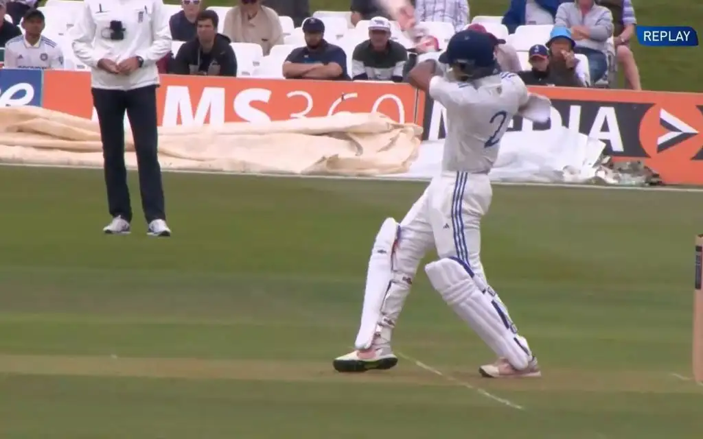 Jaiswal plays reckless shot [Source: @rsharmax12/x.com]
