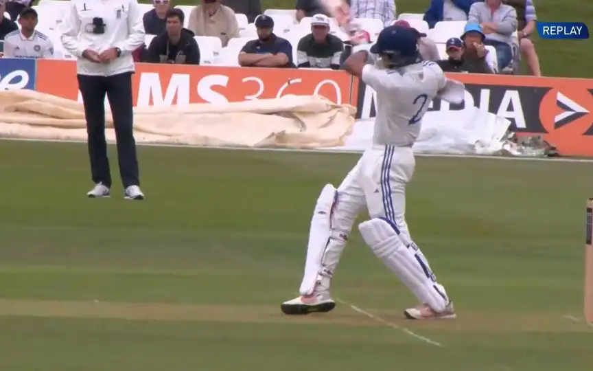 Jaiswal plays reckless shot [Source: @rsharmax12/x.com]
