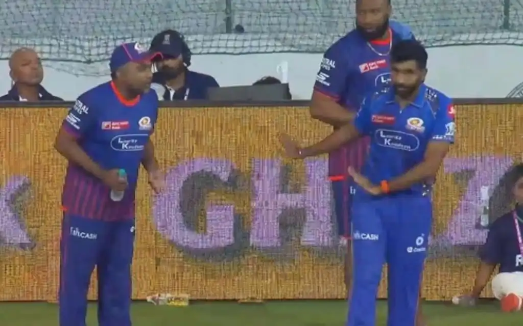 Jasprit Bumrah and Mahela Jayawardene (Source:@LoyalSachinFan,x.com)