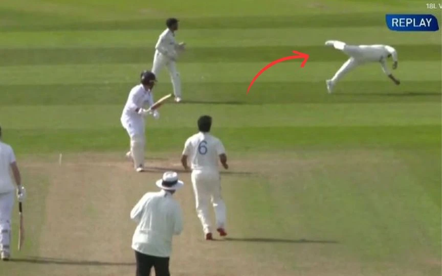 Sarfaraz Khan grabs a stunner [Source: @CricCrazyJohns/X]