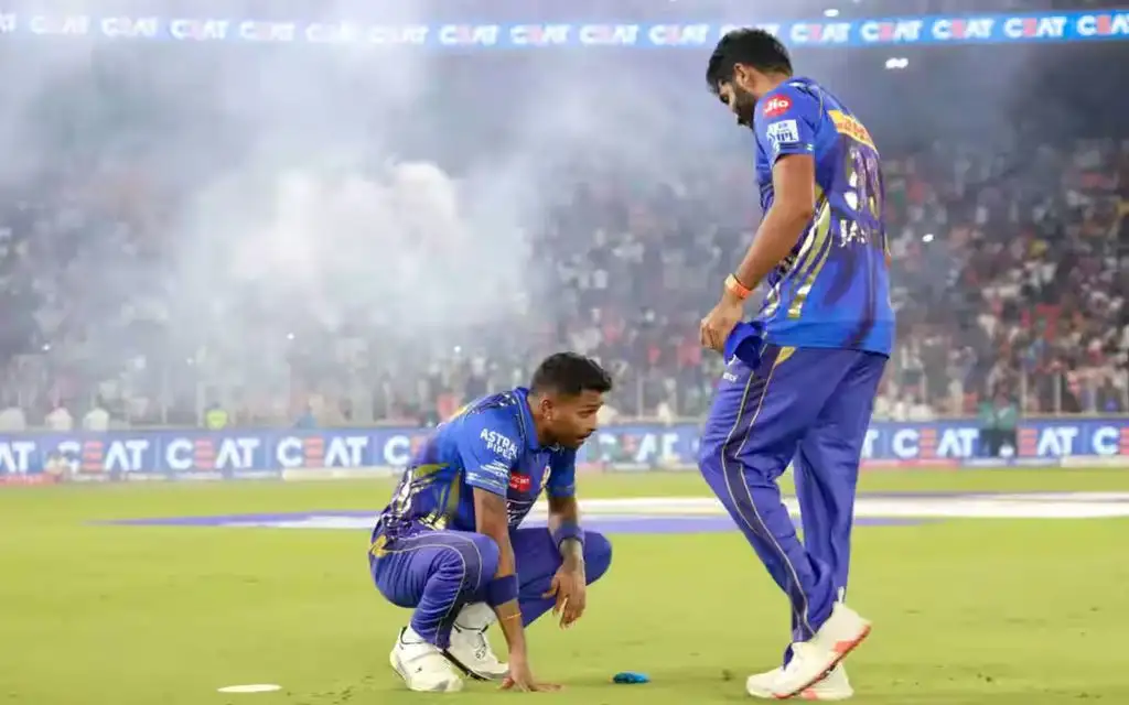 Hardik Pandya with Jasprit Bumrah after MI vs PBKS match [Source: IPLT20.COM]