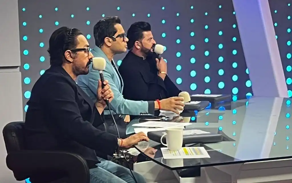 Aamir Khan In Commentary Panel (Source: @CricCrazyJohns/x.com)