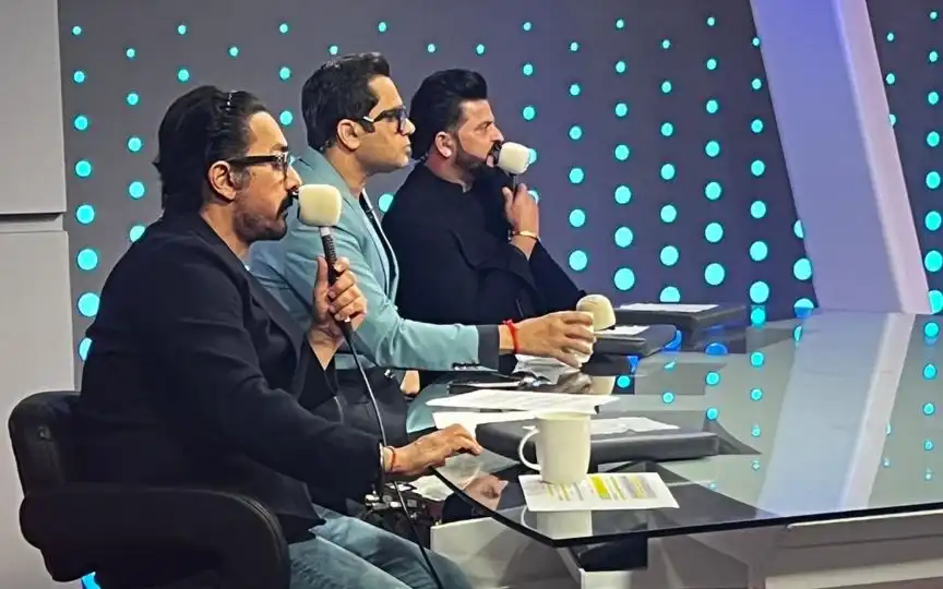 Aamir Khan In Commentary Panel (Source: @CricCrazyJohns/x.com)